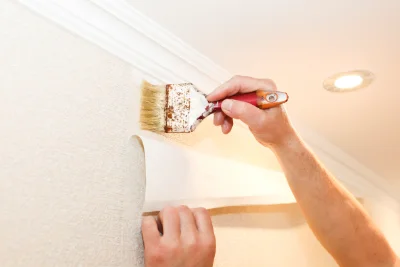 Pose de papier peint à Sénezergues — revêtements muraux et toiles de verre